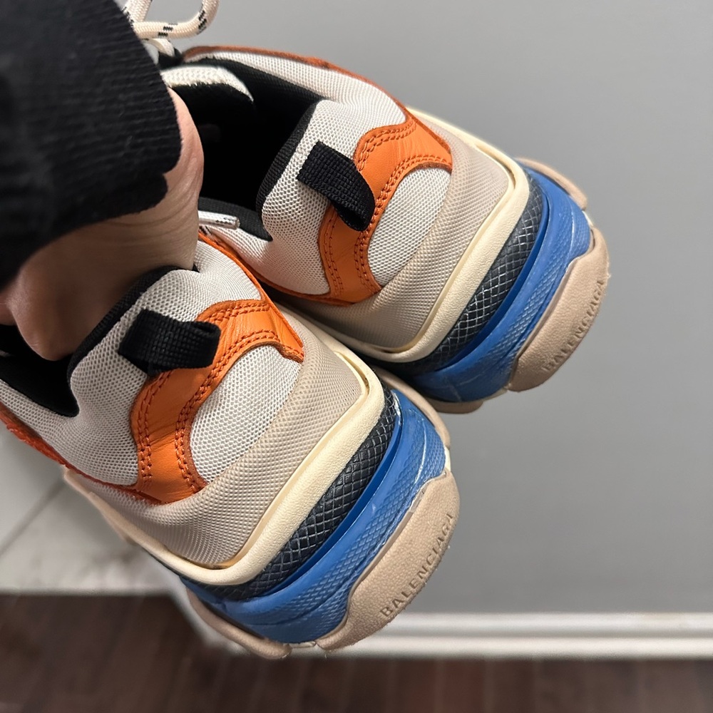 BALENCIAGA TRIPLE S SNEAKERS -AUTHENTIC - Picture 2 of 12